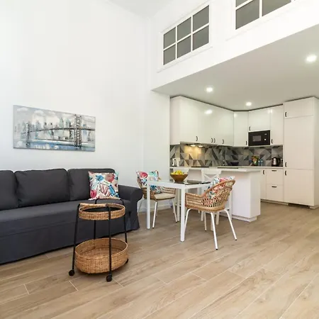 아파트 Homeforguest Precioso En El Centro De *