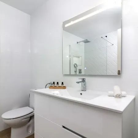 Homeforguest Precioso En El Centro De 아파트 *