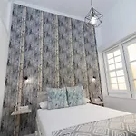 Homeforguest Precioso En El Centro De דירה